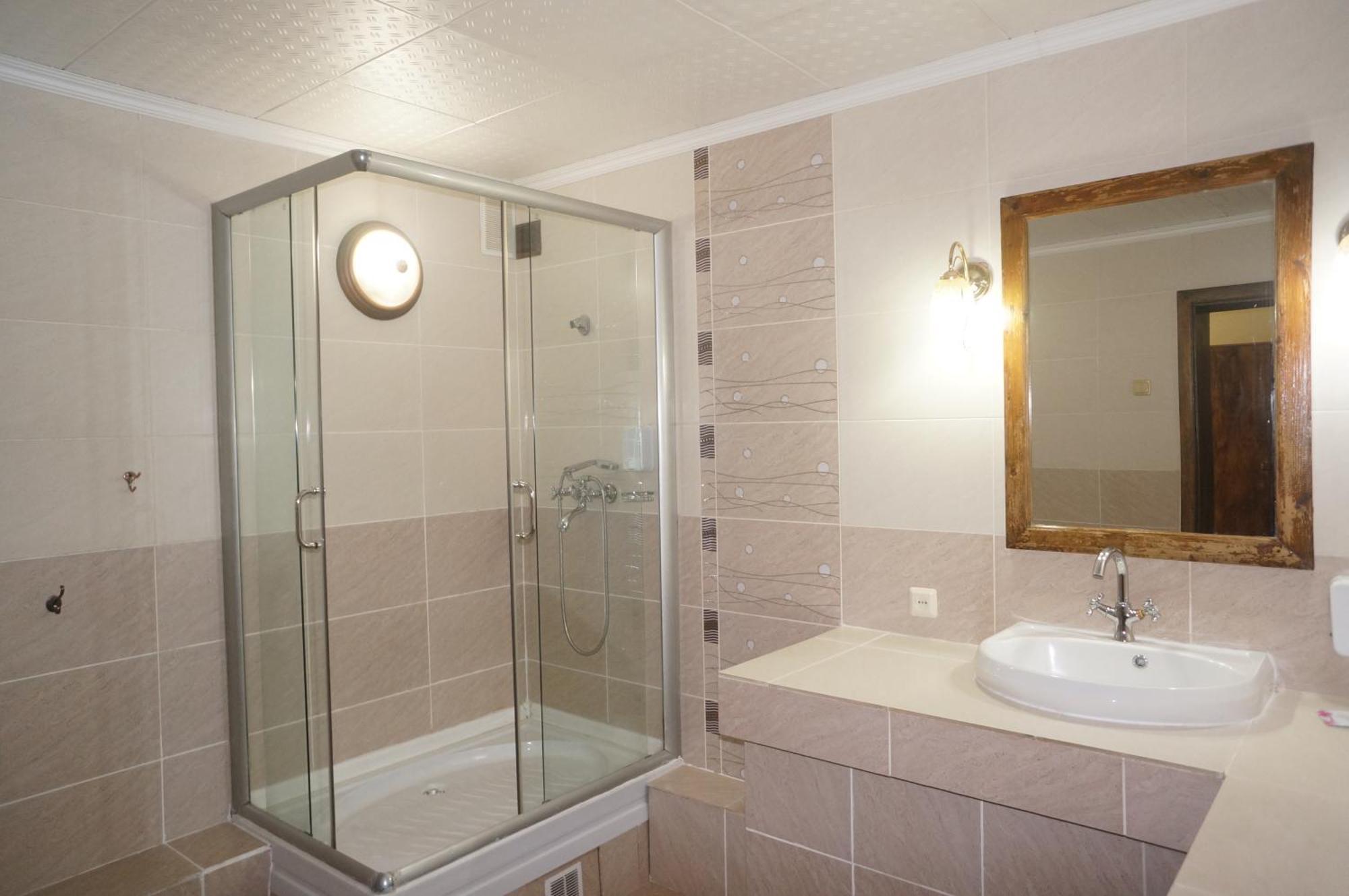 Galirad Hotel Ustʼ-Kamenogorsk 部屋 写真